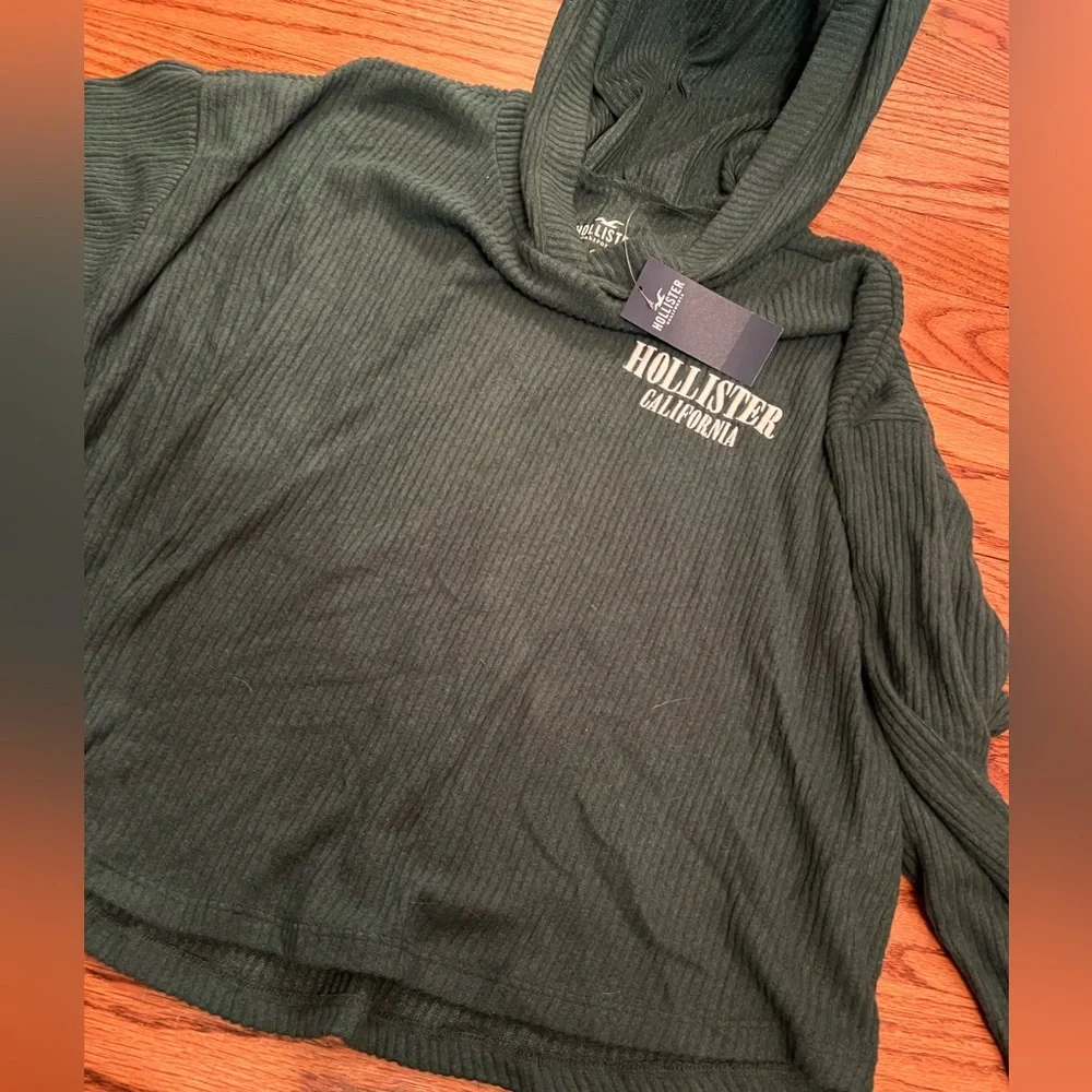 Hollister Women’s Hoodie Sweater - Picture 5 of 5